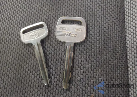 2003 Toyota Matrix Xr z USA, uszkodzony, nr VIN 2T1LR32E73C021077